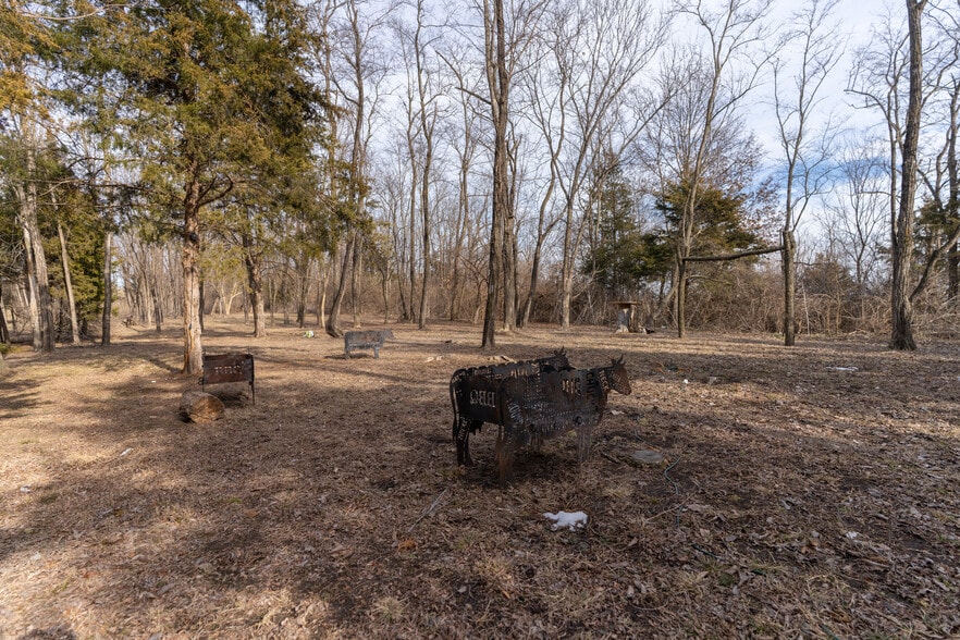 More Photos Of 43937 Highway 36, Monroe City General Retail For Sale