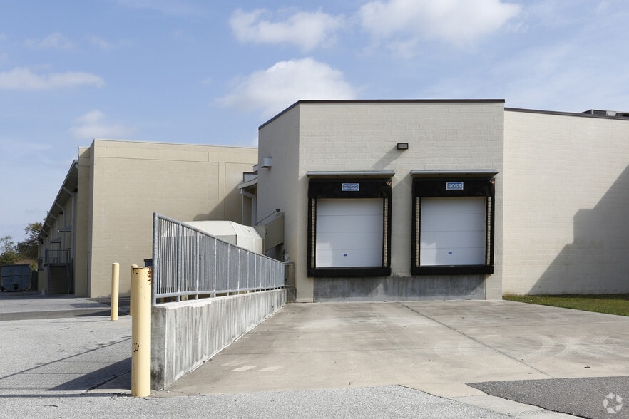 More Photos Of 510 Blanding Blvd, Orange Park General Retail For Lease