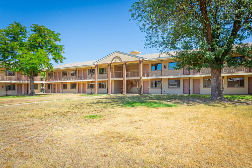 More Photos Of 2803 W 2nd St, Roswell Hotel For Sale