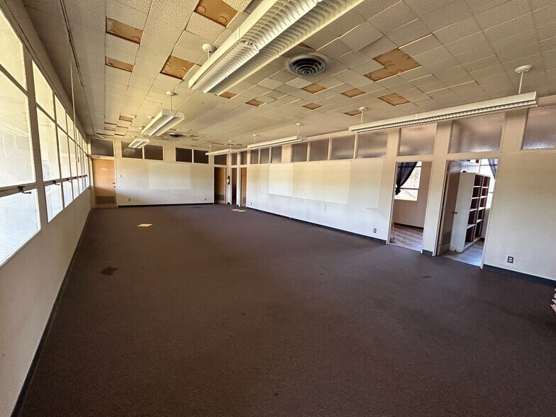 More Photos Of 101 W Clinton Ave, Fresno Specialty For Sale