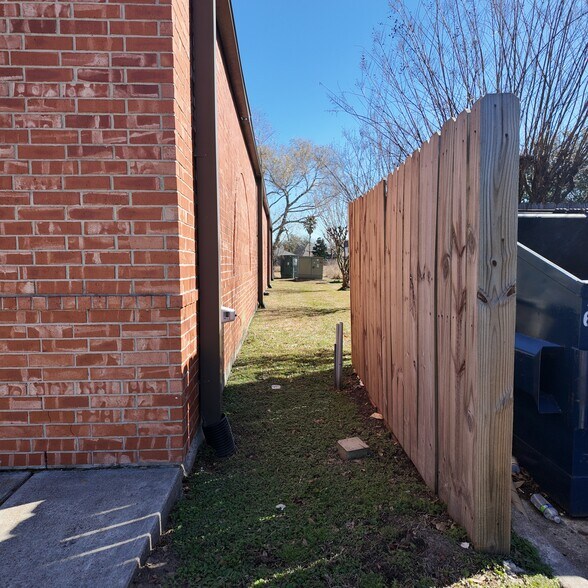 More Photos Of 2401 FM 646, Dickinson Medical For Sale