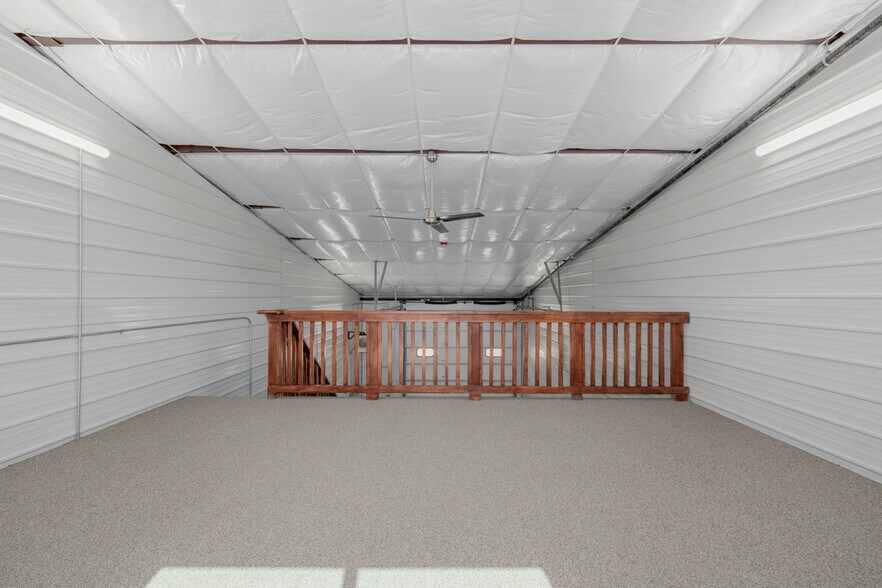 More Photos Of 560 Ames St, Lakewood Industrial For Sale
