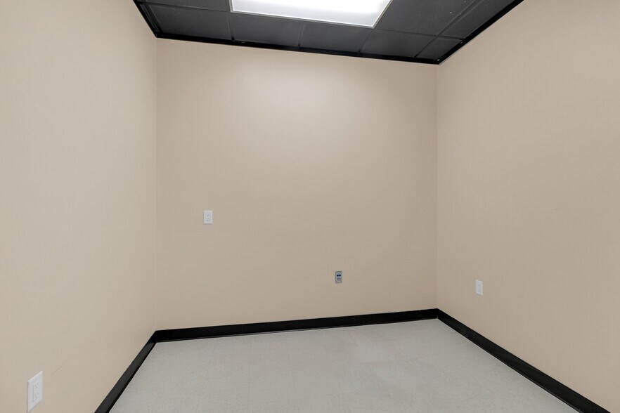 More Photos Of 1125 Cypress Station Dr, Houston Medical For Lease