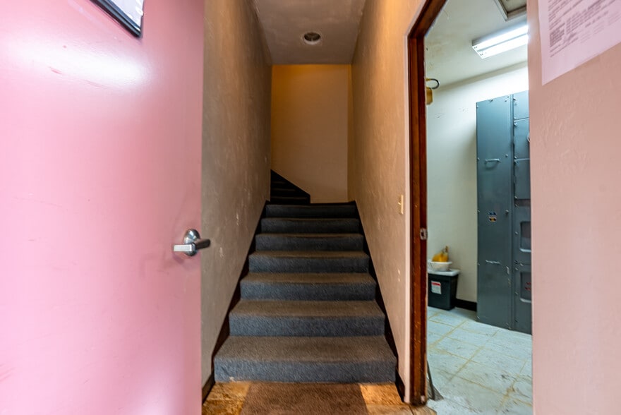 More Photos Of 4946 Florence Ave, Bell Medical For Lease