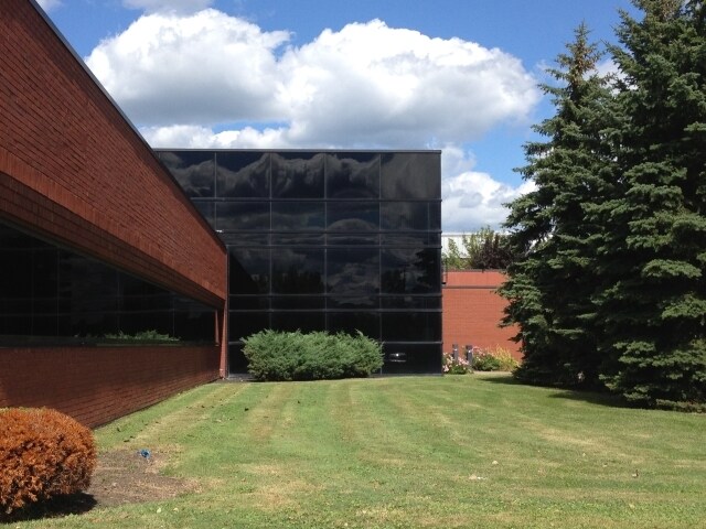 More Photos Of 122 Business Park Dr, Utica Medical For Sale