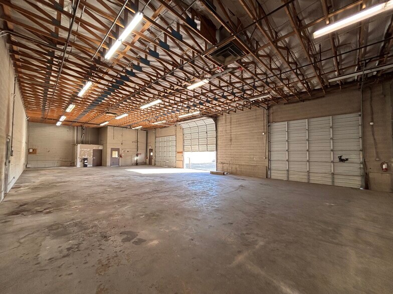 More Photos Of 1107-1119 W Ranch Rd, Tempe Warehouse For Sale