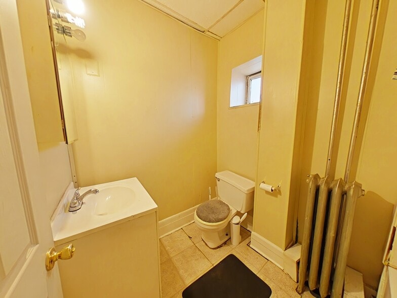 More Photos Of 202 Macdade Blvd, Collingdale Apartments For Sale