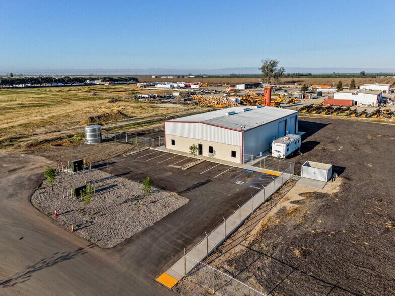 More Photos Of 30732 San Diego st, Shafter Warehouse For Lease
