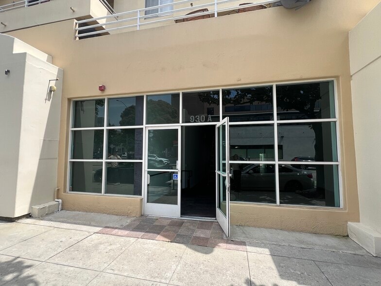 More Photos Of 902-914 Broadway, Santa Monica Unknown For Lease