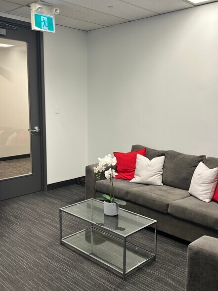 More Photos Of 2001 Sheppard Ave E, Toronto Office For Lease