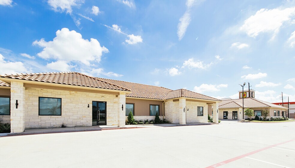 More Photos Of 8525 N Sam Houston Pkwy E, Humble Office For Sale