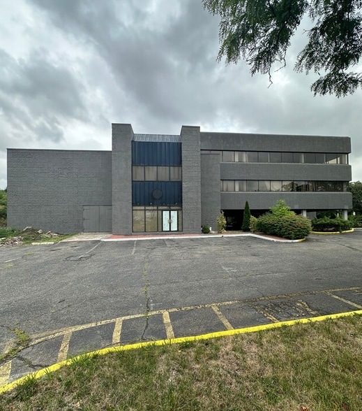 More Photos Of 24 Meadowlands Pky, Secaucus Office For Sale