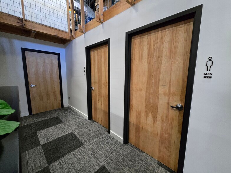 More Photos Of 114 E Cevallos, San Antonio Office For Lease