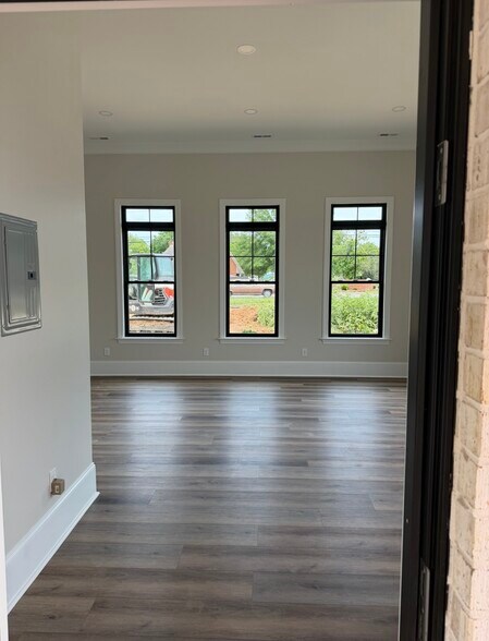 More Photos Of 12418 County Line Rd, Madison Office For Lease