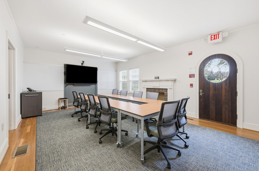 More Photos Of 2920 Reynolda Rd, Winston-Salem Office For Sale