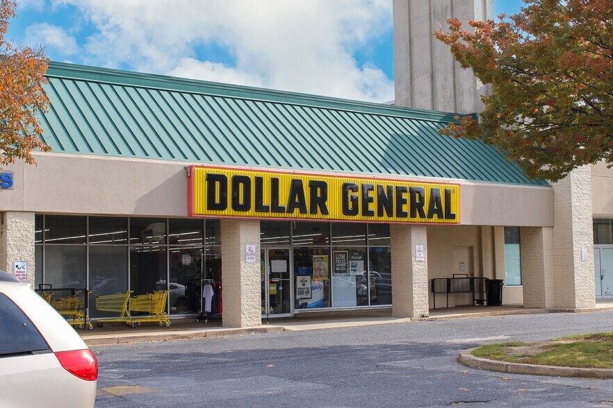 More Photos Of 19-81 Marrows Rd, Newark Unknown For Lease