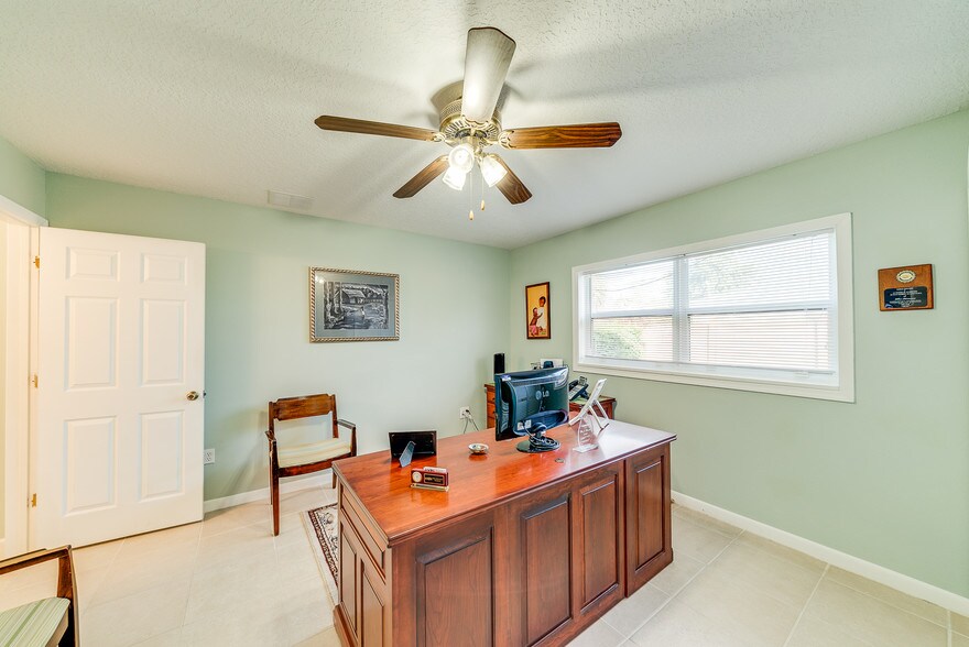 More Photos Of 1840 Sarno Rd, Melbourne Office For Sale