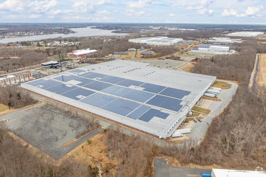 More Photos Of 81 Commerce Dr, Fall River Warehouse For Lease