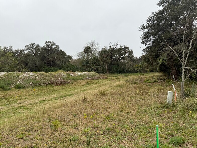 More Photos Of 210 Mango Tree Dr, Edgewater Manufactured Housing Mobile Home Park For Sale