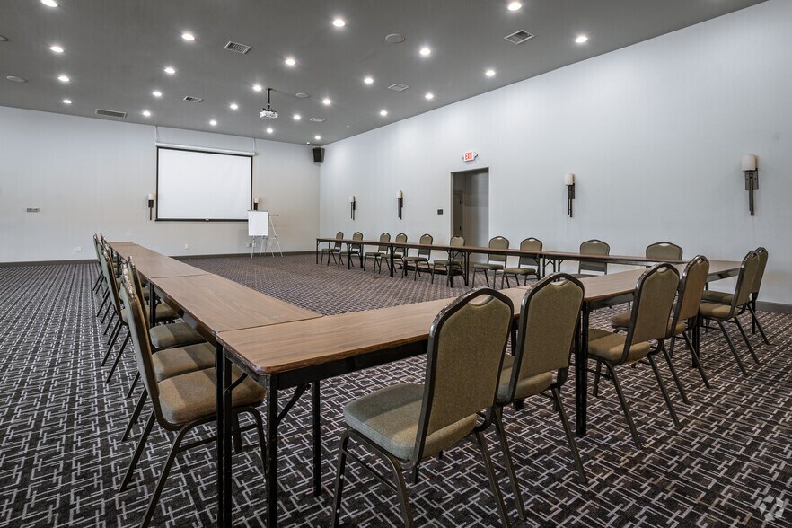 More Photos Of 18750 Interstate 45, Spring Unknown For Lease