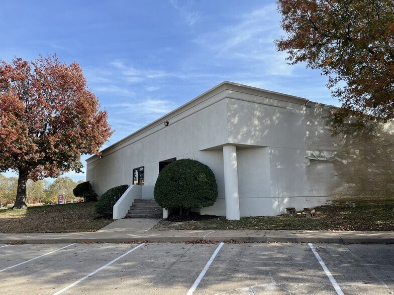 Primary Photo Of 3104 S Elm Pl, Broken Arrow Medical For Lease