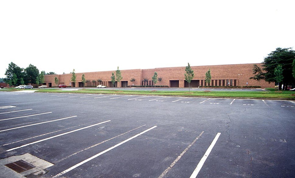More Photos Of 6510 Jimmy Carter Blvd, Norcross Warehouse For Lease