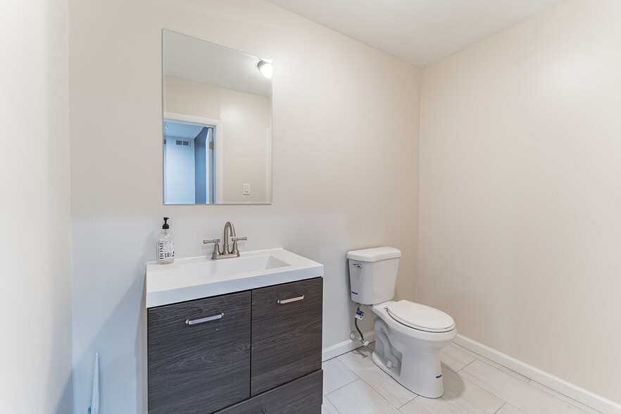 More Photos Of 2619 W 9th St, Chester Office For Lease