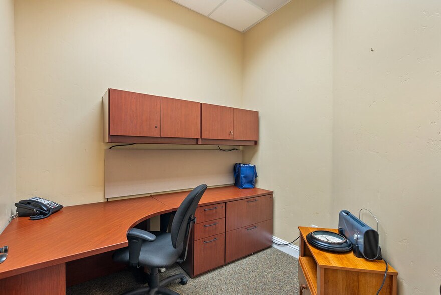 More Photos Of 829 San Benito St, Hollister Office For Sale