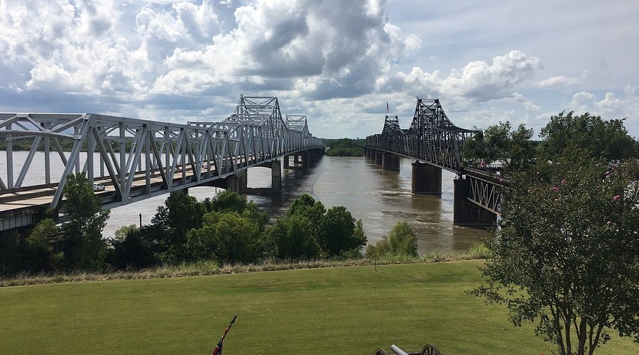 Primary Photo Of 4031 Washington St, Vicksburg Hotel For Sale