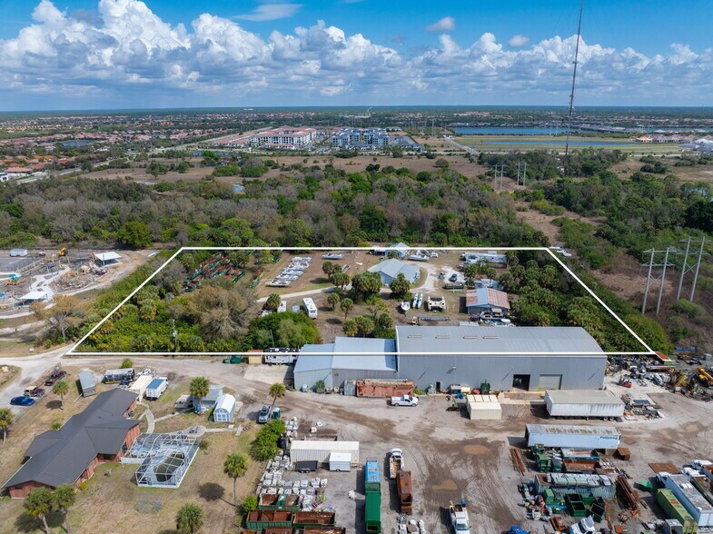 More Photos Of 3530 Laurel Rd E, North Venice Specialty For Sale