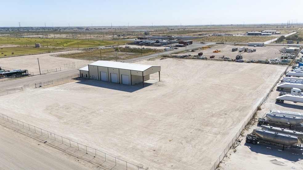 More Photos Of 1806 CR-1101, Midland Warehouse For Lease