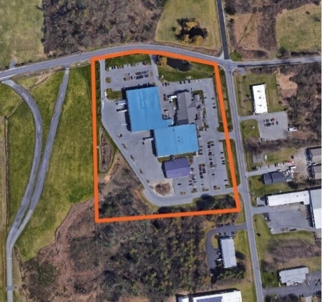 More Photos Of 603 Queensbury Ave, Queensbury Distribution For Sale