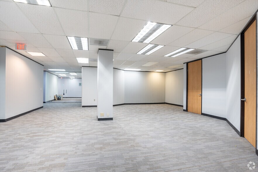 More Photos Of 397 N Sam Houston Pky E, Houston Office For Sale