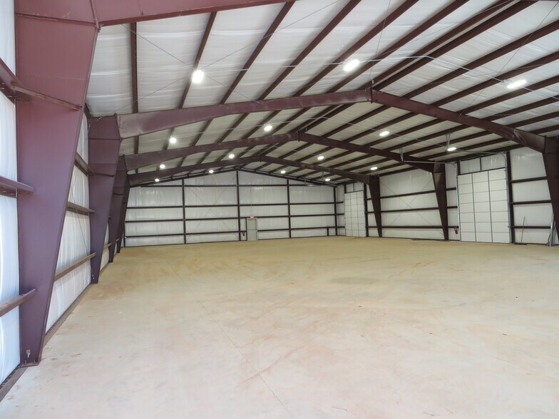 More Photos Of 2232 S Missouri Ave, Oklahoma City Warehouse For Sale