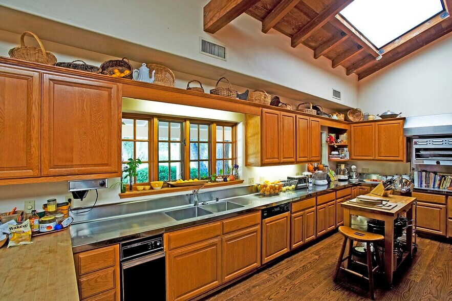 More Photos Of 17545 Parthenia St, Sherwood Forest Rehabilitation Center For Sale