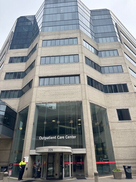 More Photos Of 225 Abraham Flexner Way, Louisville Medical For Sale