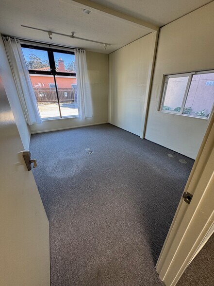 More Photos Of 637 Main St, Half Moon Bay Office For Lease
