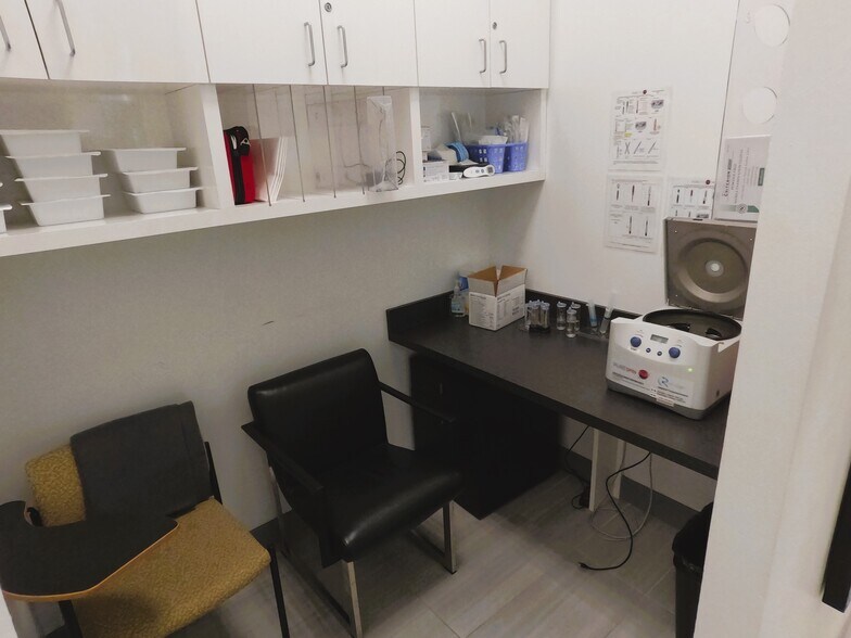 More Photos Of 16633 N Dallas Pky, Addison Office For Lease