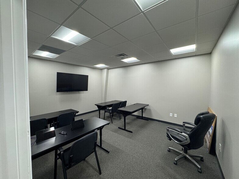 More Photos Of 102 Tribble Dr, Madison Light Manufacturing For Lease