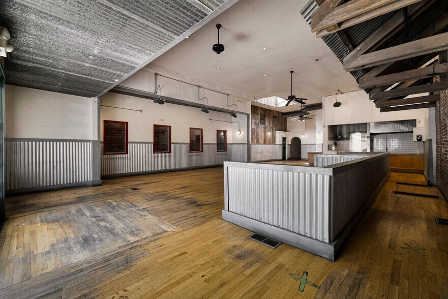 More Photos Of 131 Broadway St, Chico Restaurant For Sale