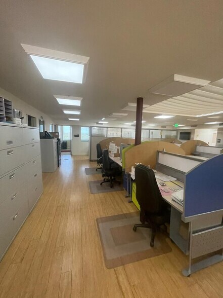 More Photos Of 1818 S Robertson Blvd, Los Angeles Office For Lease