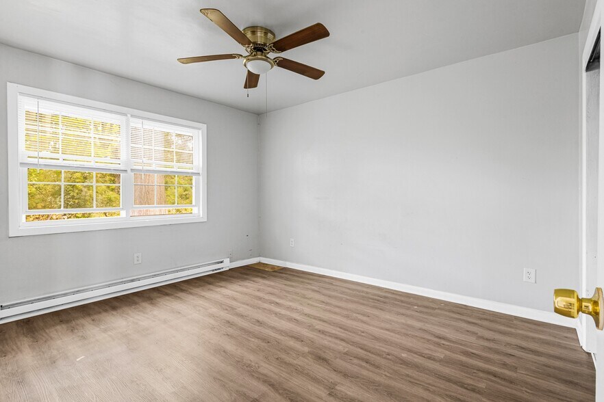 More Photos Of 210 Matthews Ave, Carrollton Apartments For Sale