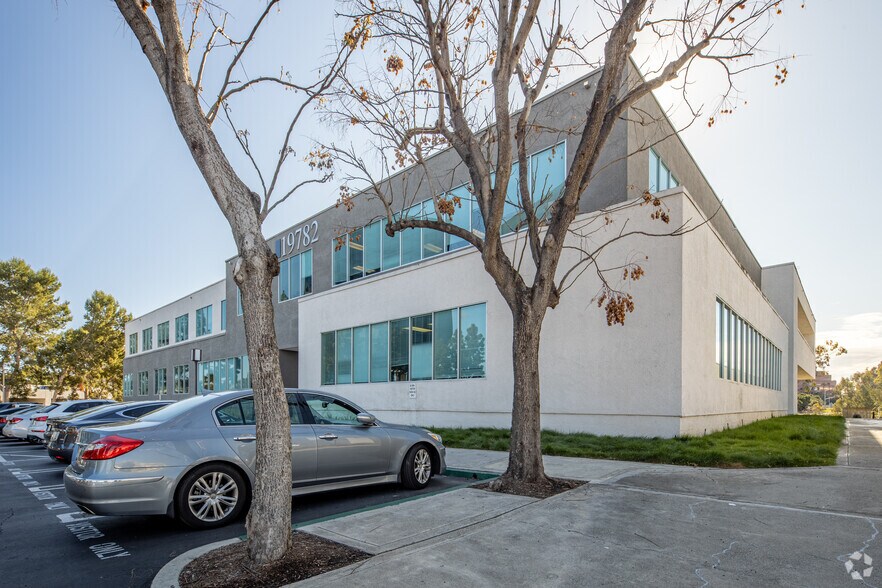 More Photos Of 19782 MacArthur Blvd, Irvine Office For Lease