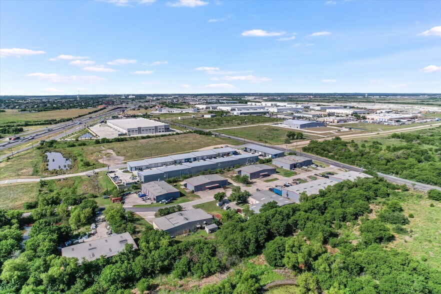 More Photos Of 2457 Interstate Park Dr, Buda Unknown For Lease