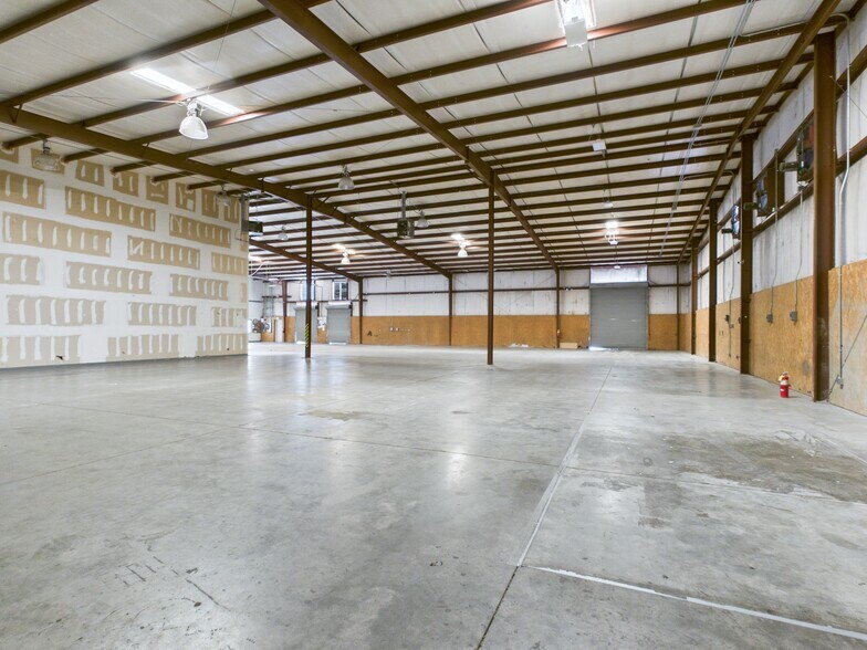 More Photos Of 6975 Flat Rock Rd, Midland Warehouse For Lease