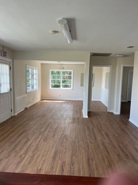 More Photos Of 134 NW Burk St, Lake City Daycare Center For Lease