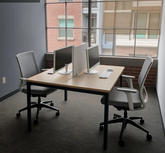 More Photos Of 1307 W Morehead St, Charlotte Office For Lease