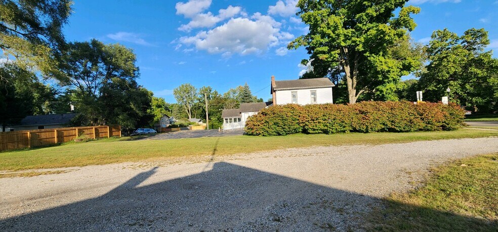 More Photos Of 545 E Main St, Pinckney Office Residential For Sale