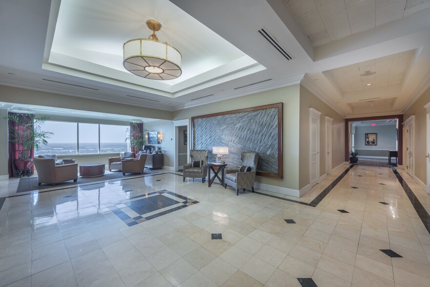 More Photos Of 1201 Main St, Columbia Office For Lease