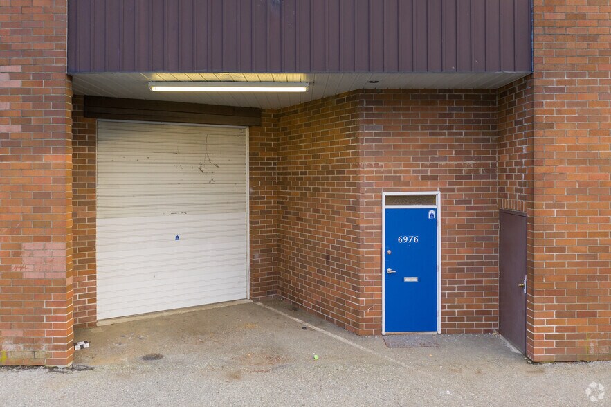 More Photos Of 6976-6984 Palm Av, Burnaby Warehouse For Lease
